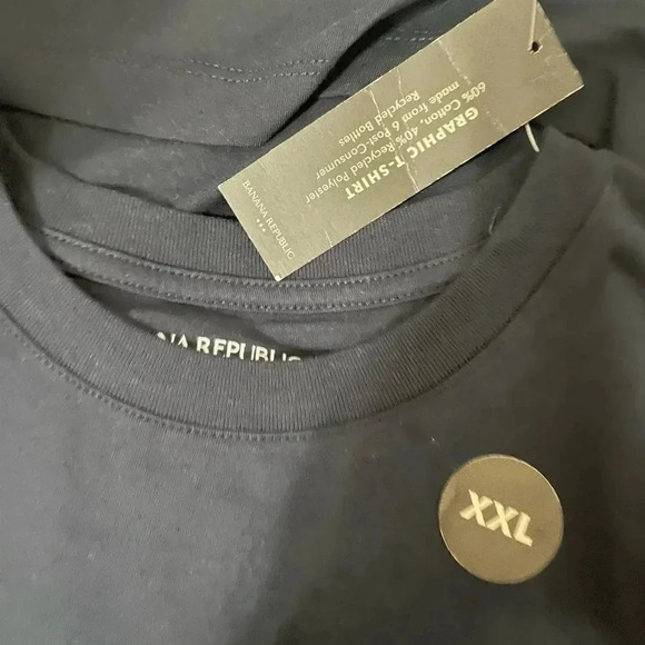 Banana Republic Heritage Pocket T-Shirt - Picture 10 of 13